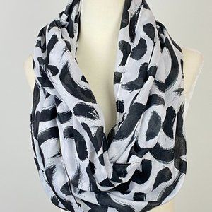 H&M black and White Brush Stroke Infinity Scarf
